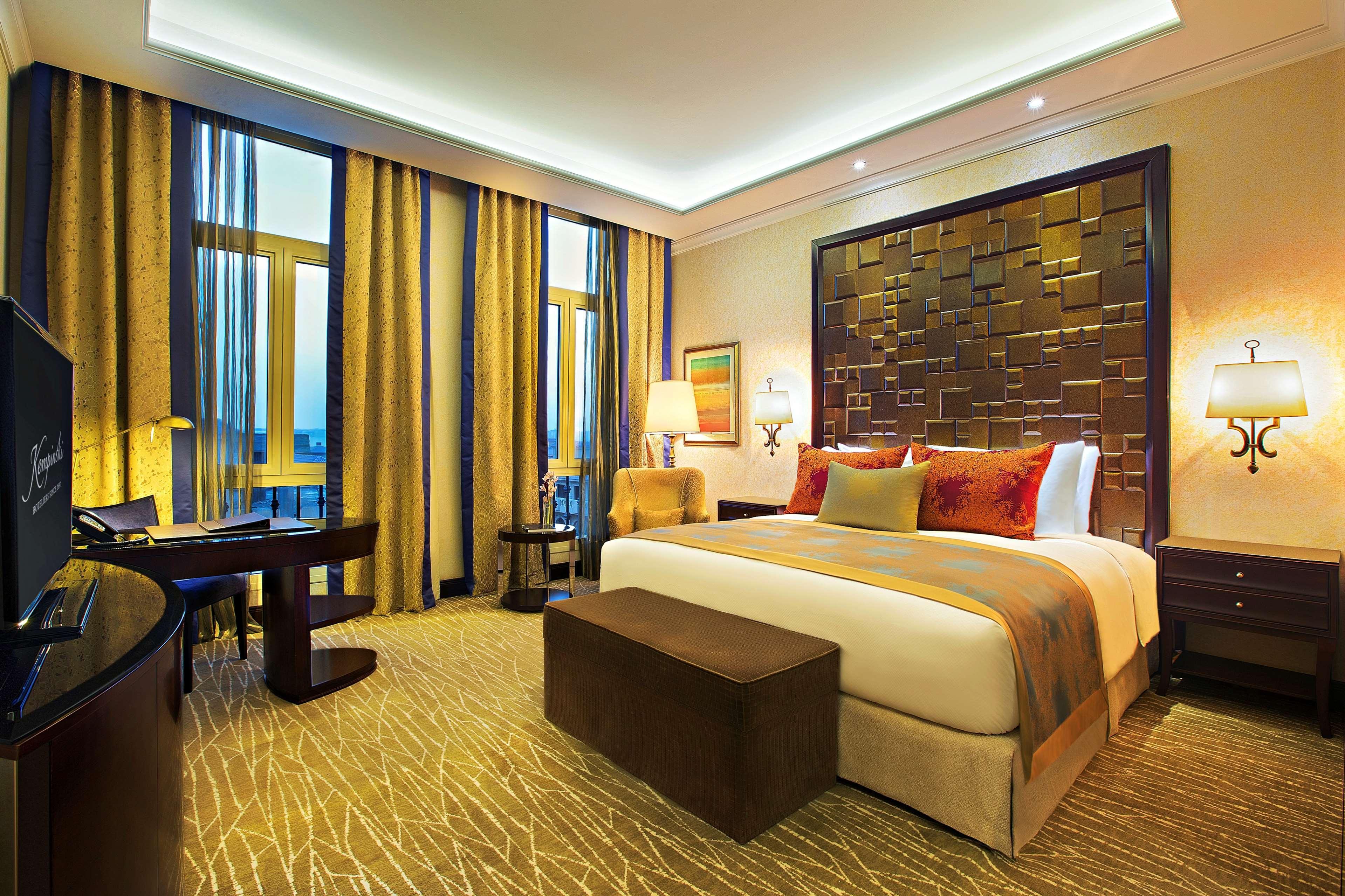 Royal Maxim Palace Kempinski Каїр Екстер'єр фото A bedroom at the hotel