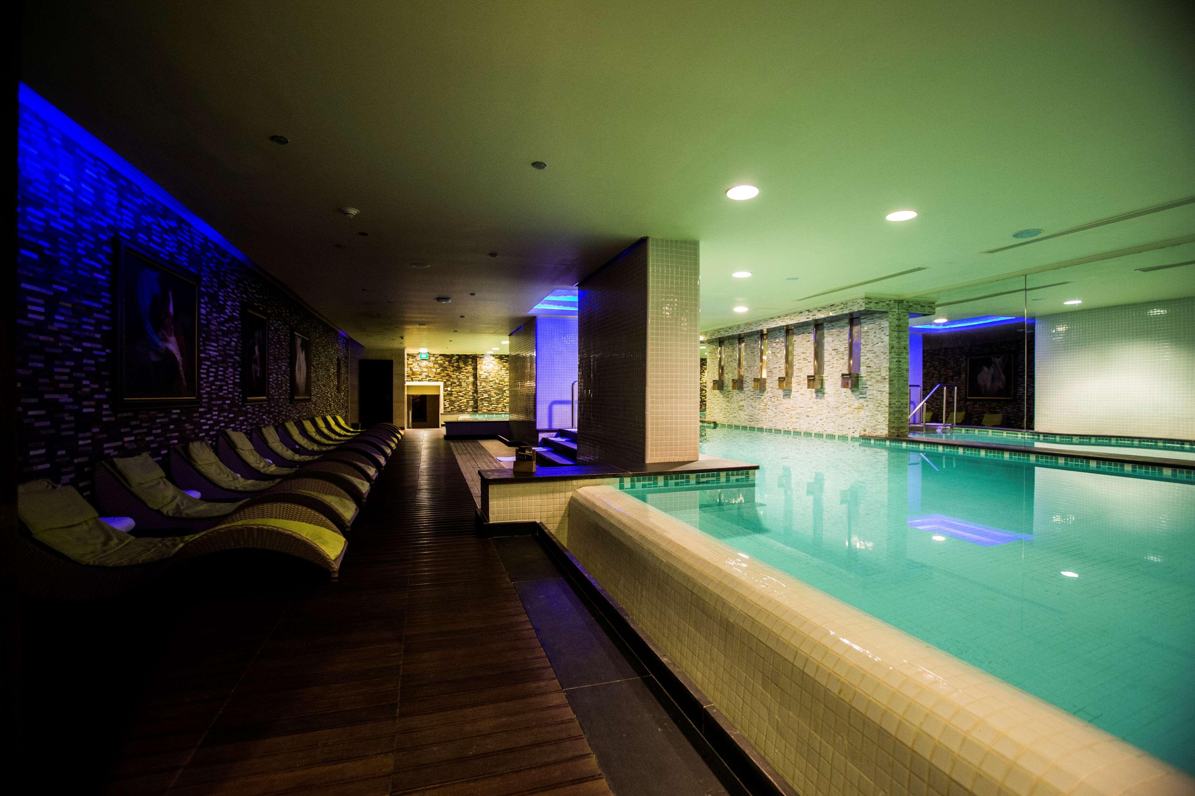 Royal Maxim Palace Kempinski Каїр Екстер'єр фото The swimming pool at the hotel