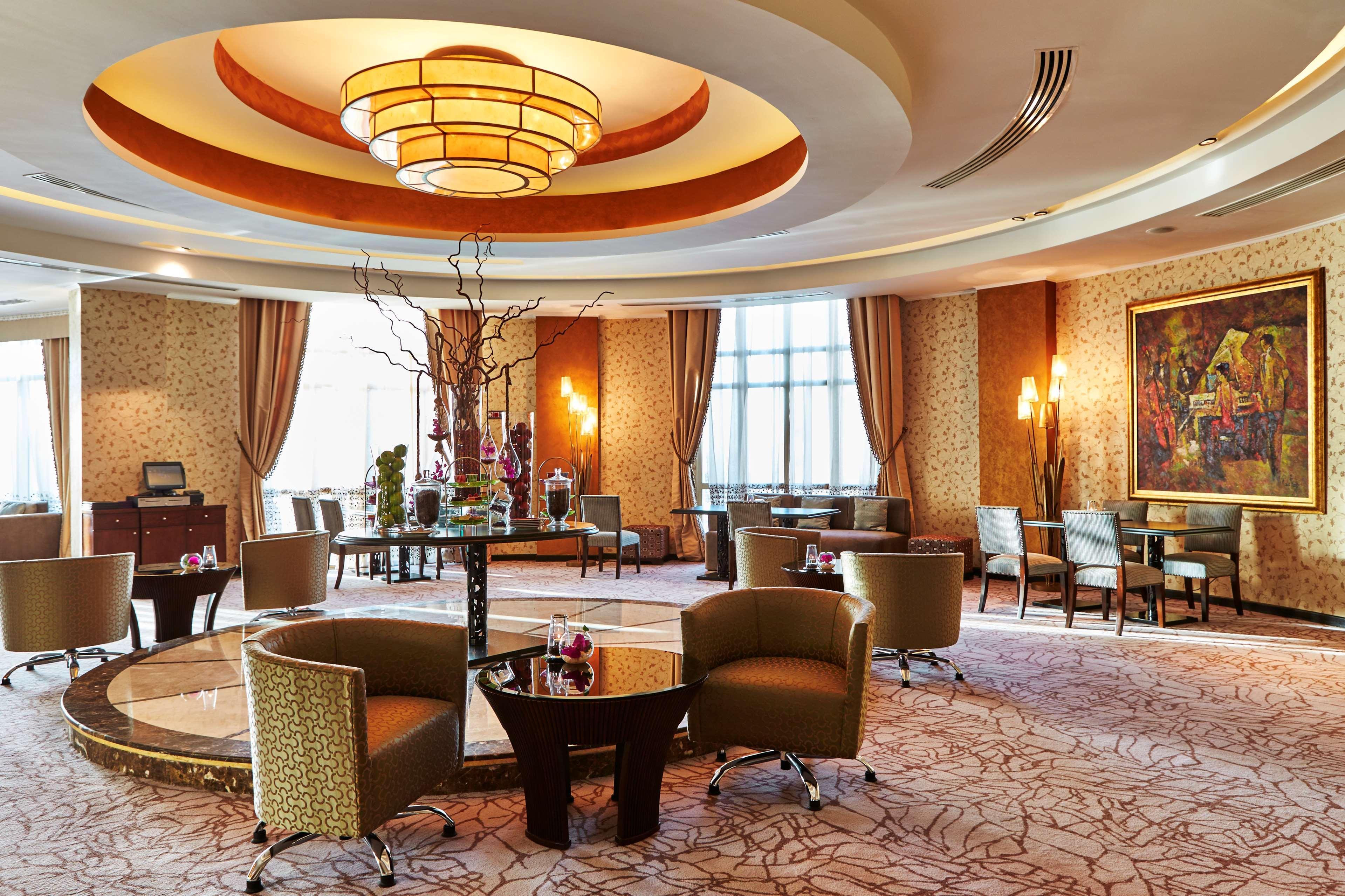 Royal Maxim Palace Kempinski Каїр Екстер'єр фото The lobby of the hotel