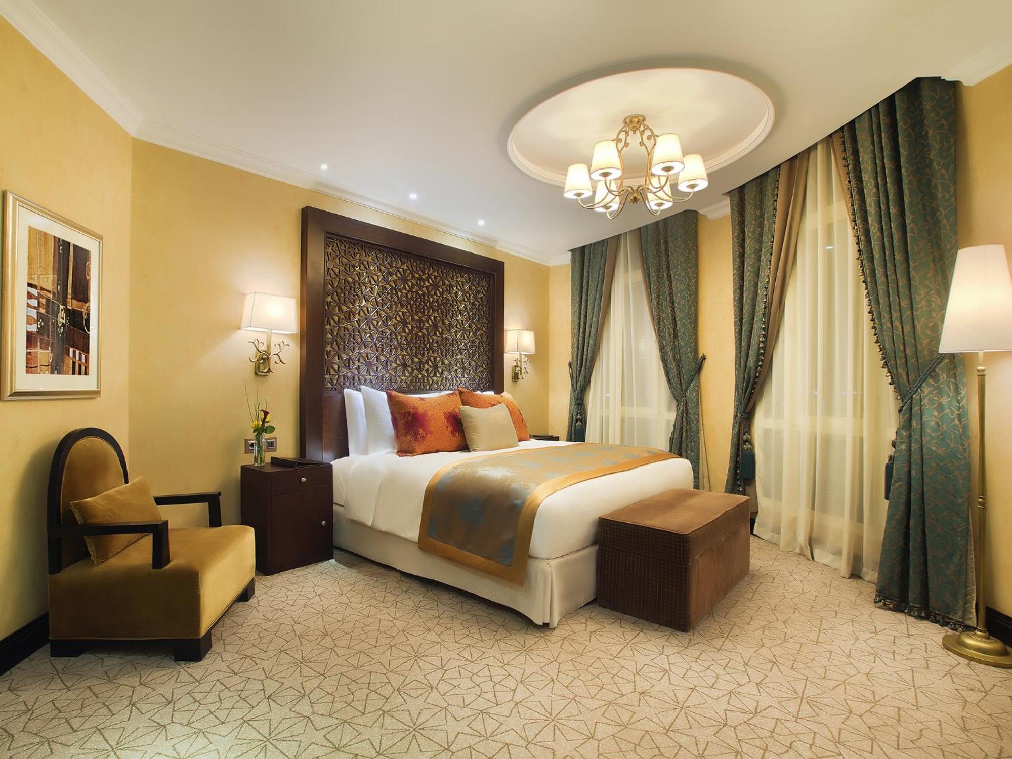 Royal Maxim Palace Kempinski Каїр Номер фото A bedroom at the Jumeirah Emirates Towers Hotel